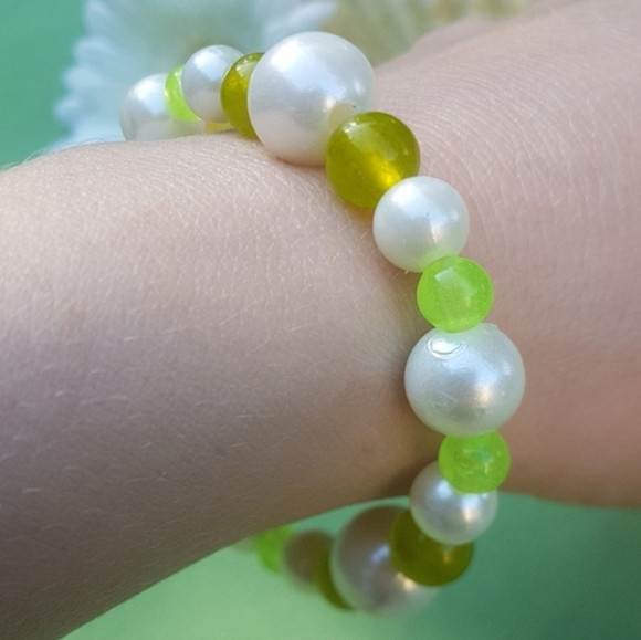 ππ§πΌββοΈ Luminous Seaweed Glow bracelet - Picture 2 of 6